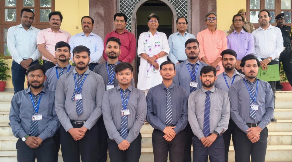 जिंदल शॉ लिमिटेड में पूर्वांचल विश्वविद्यालय के 12 छात्रों का चयन